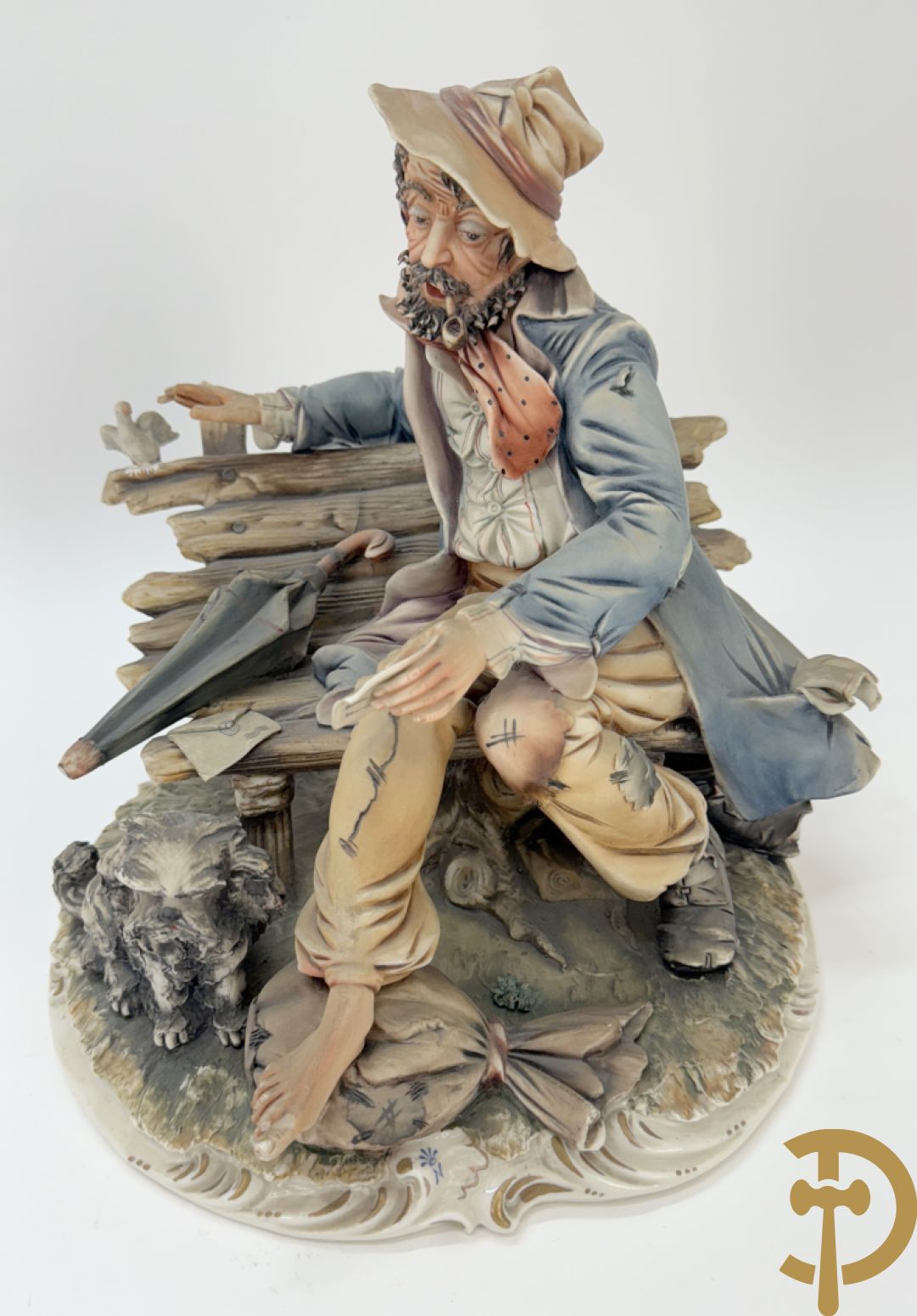 Zes porseleinen groepen Capo di Monte : Paarden met koets, oude man op bank, dame met kinderen, cupido