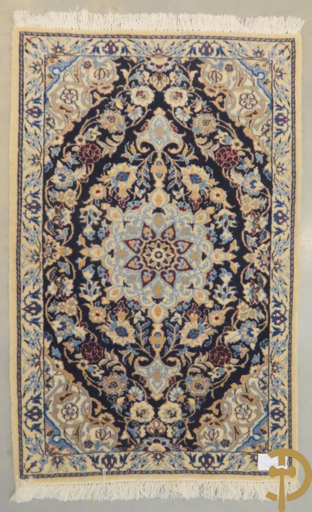 Twee oosterse handgeknoopte tapijten Nain