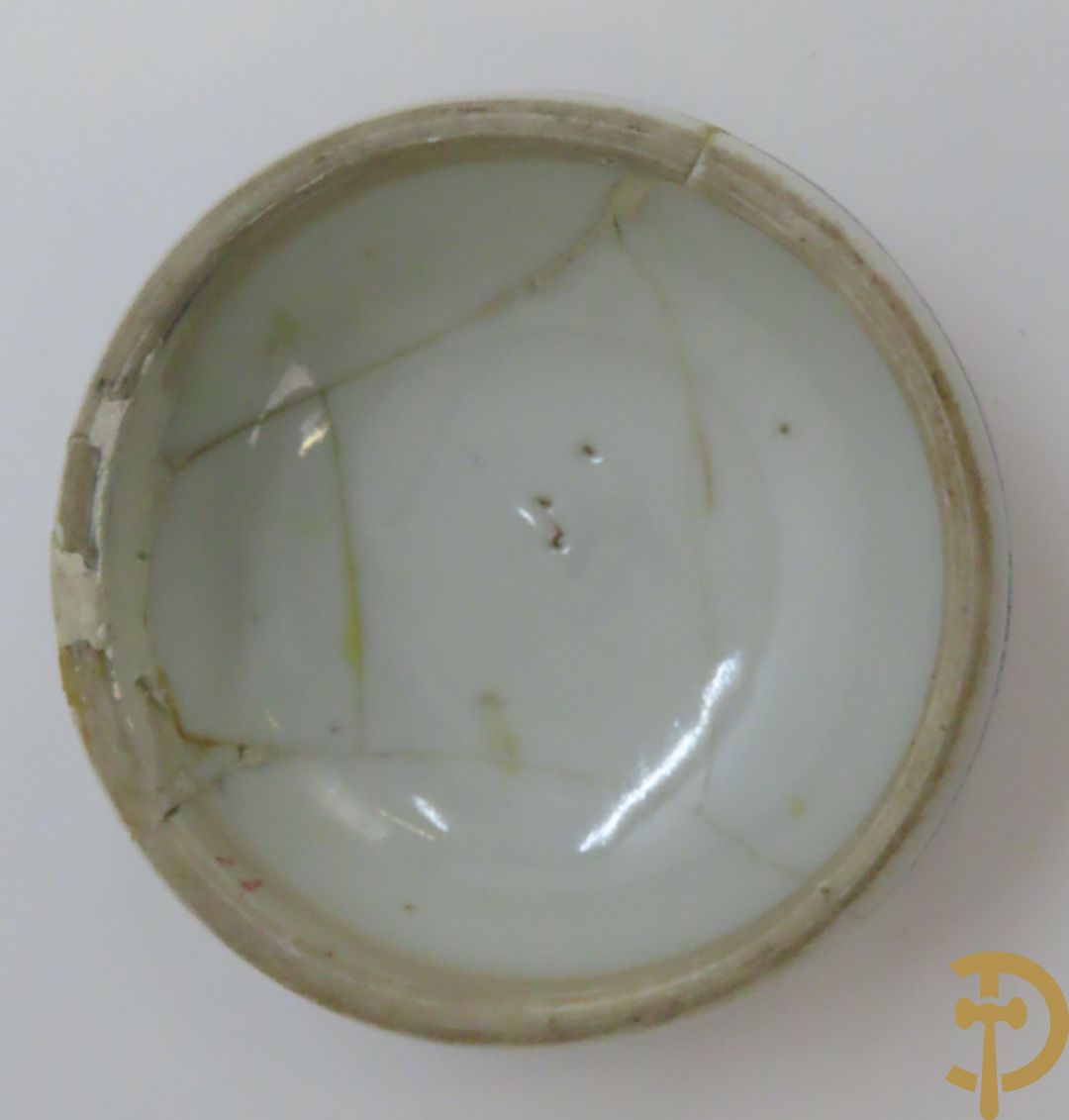 Chinese porseleinen dekselpotiche met bloemendecor