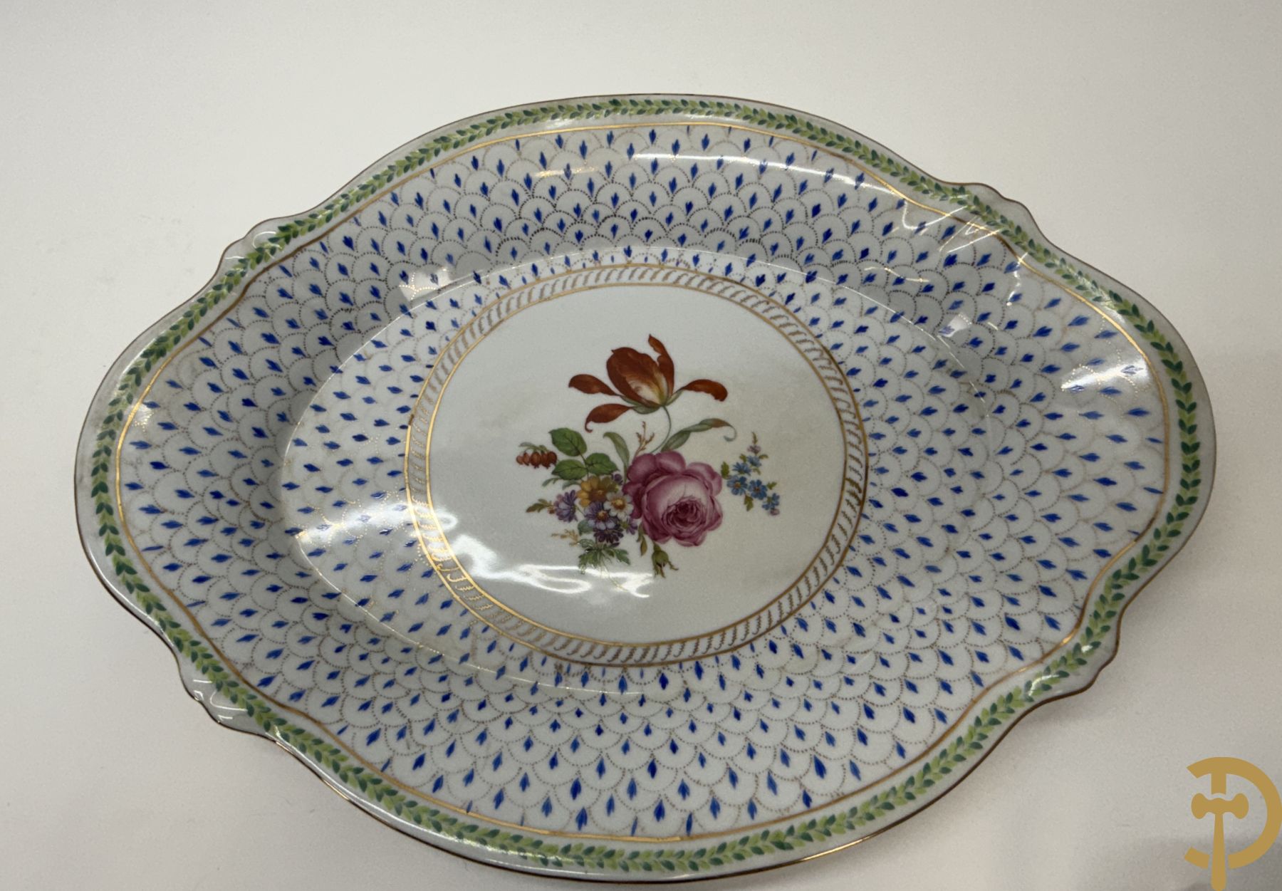 Wit porseleinen milieu de table met bloemendecor, Limoges gemerkt