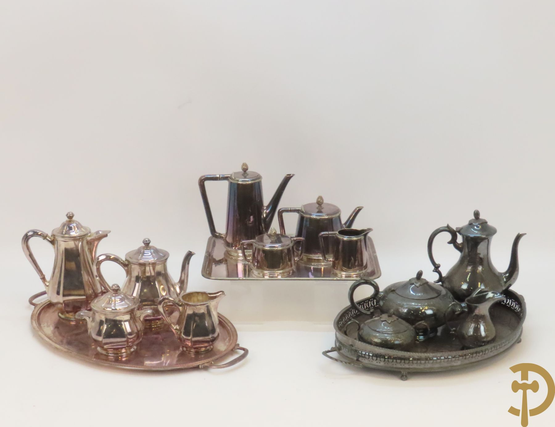 Drie verzilverde koffiestellen op plateau w.o. Wiskemann