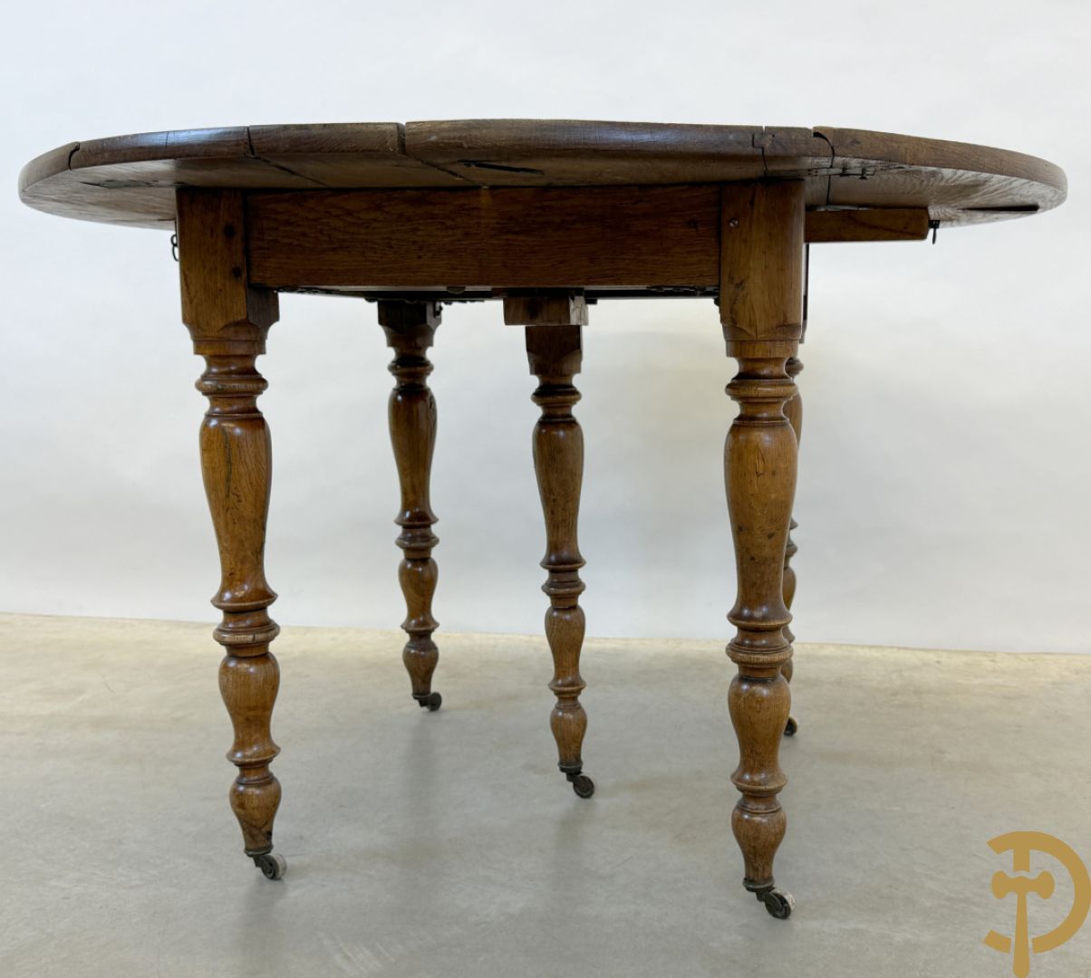 Eiken uittrekbare coulissetafel op 6 uittrekbare poten