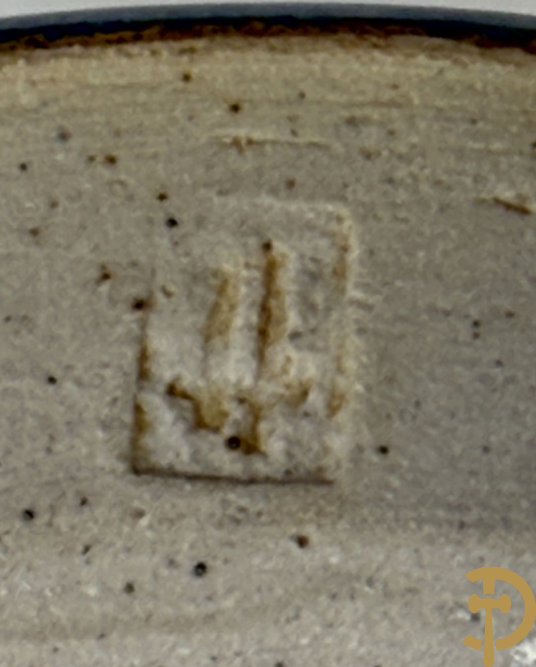 LEI HANNEN (van) onderaan gemerkt - Paar design dekselpotiches van geglazuurde keramiek