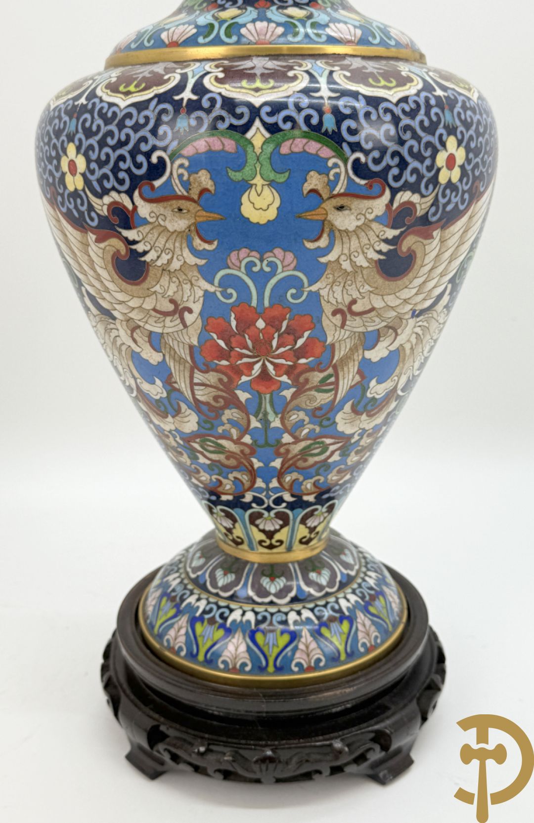 Paar cloisoné vazen met bloemen- en vogeldecor