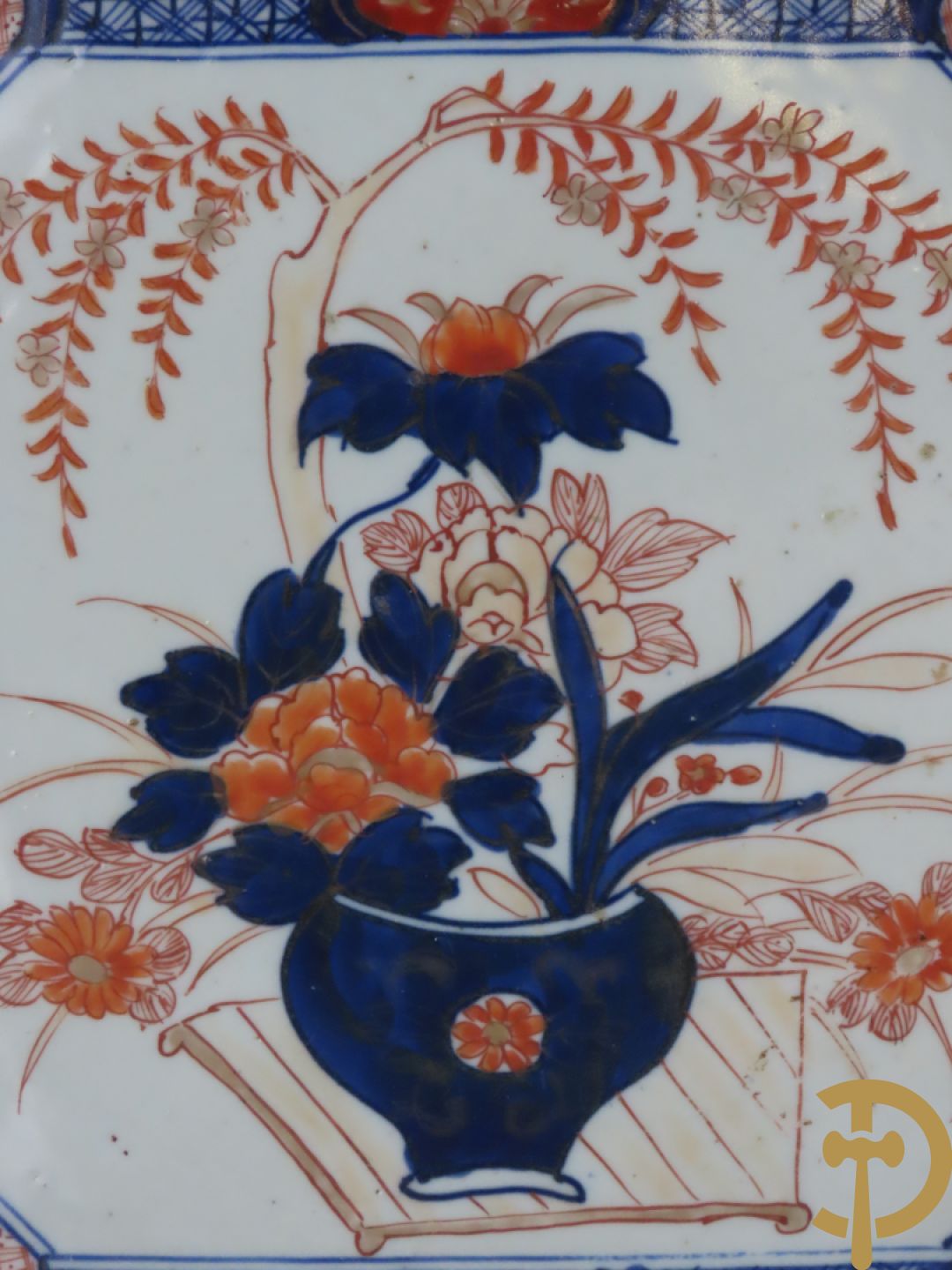 Drie vierkante Imari borden