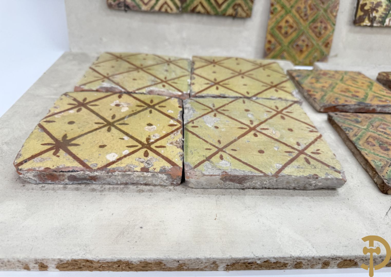 Verzameling 18e en 19e Torhoutse tegeltjes