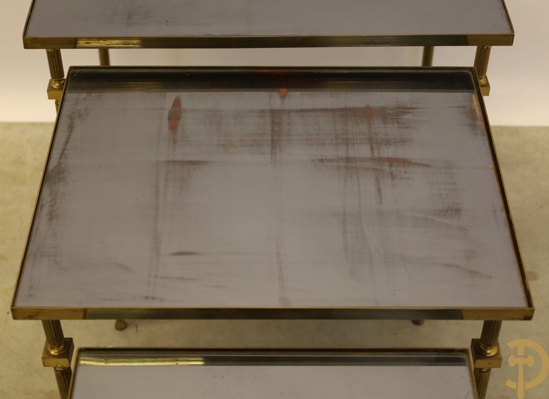 3 koperen cigognetafels met fumé glas