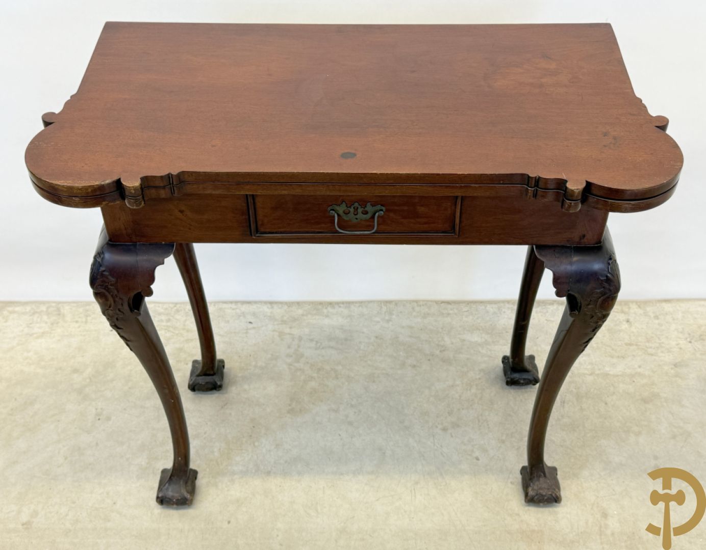 Openklapbare notelaren speeltafel met lade, op klauwepootjes, Queen Anne