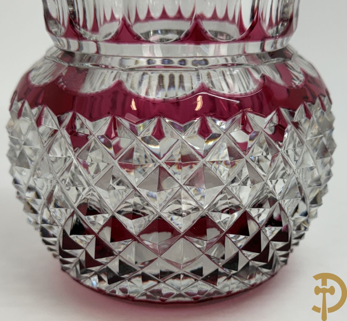 Val Saint Lambert  : Rode handgeslepen kristallen vaas
