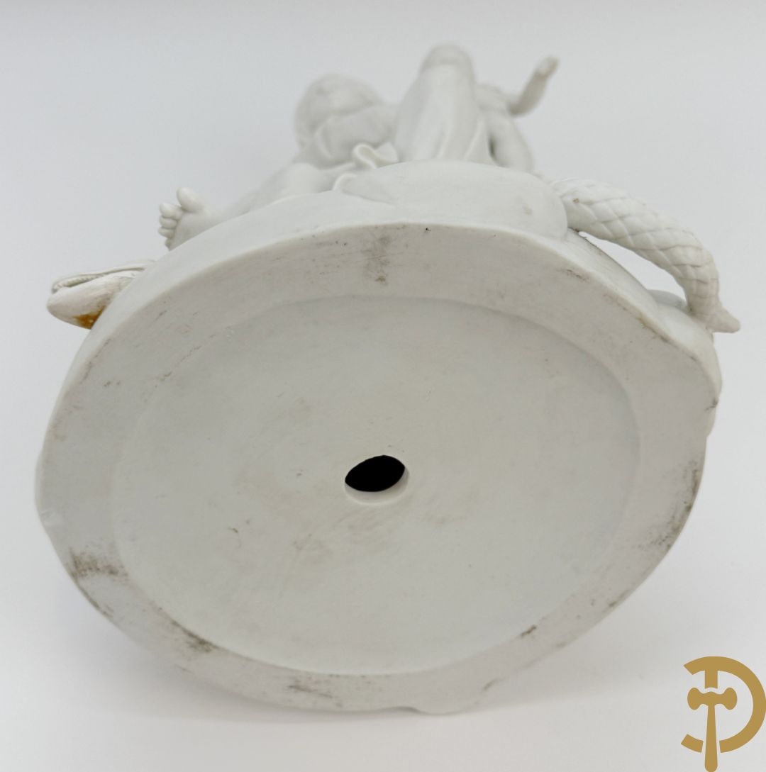 Boizet getekend, witte biscuit van Madonna met kind steunende op slang, gemerkt Sèvres, op vergulde sokkel