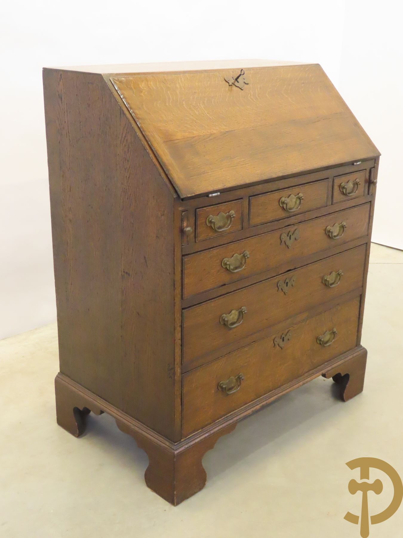 Massief eiken Engelse klapsecretaire met mooi interieur, schrijfblad en 6 lades