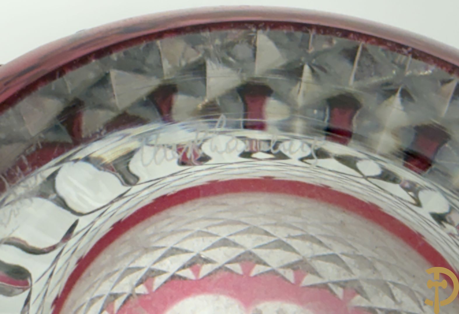 Val Saint Lambert  : Rode handgeslepen kristallen vaas