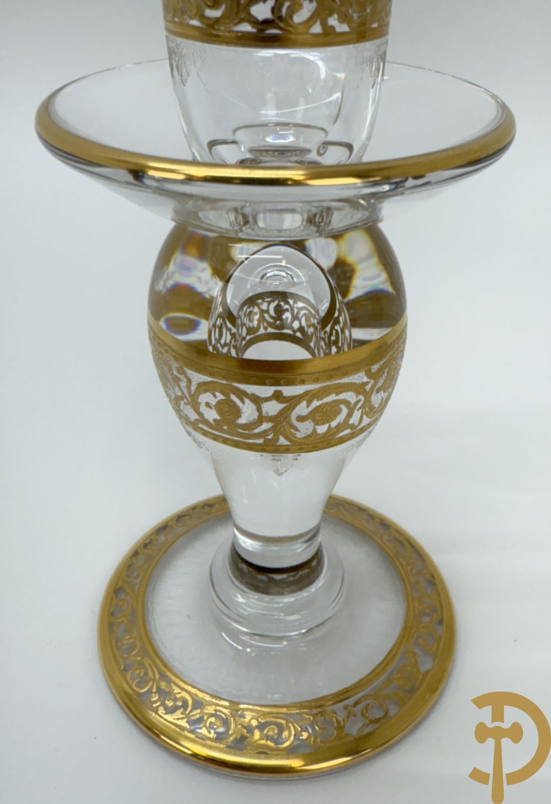 Paar lage kristallen kandelaars, Thistle Or, Saint Louis gemerkt