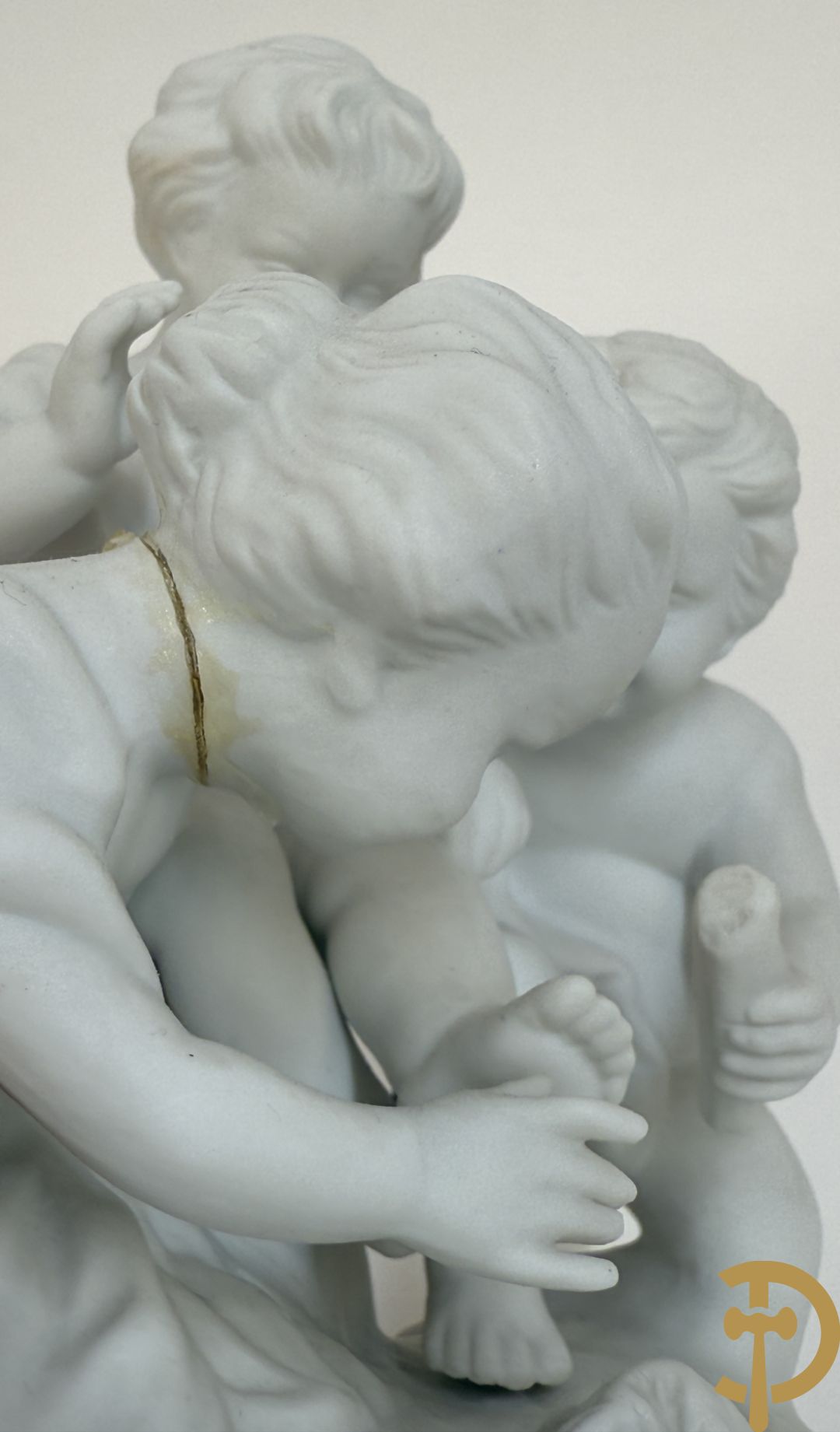 Vier Spaanse gekleurde biscuits met kinderen, Zaphir gemerkt + Italiaanse biscuits met cupido