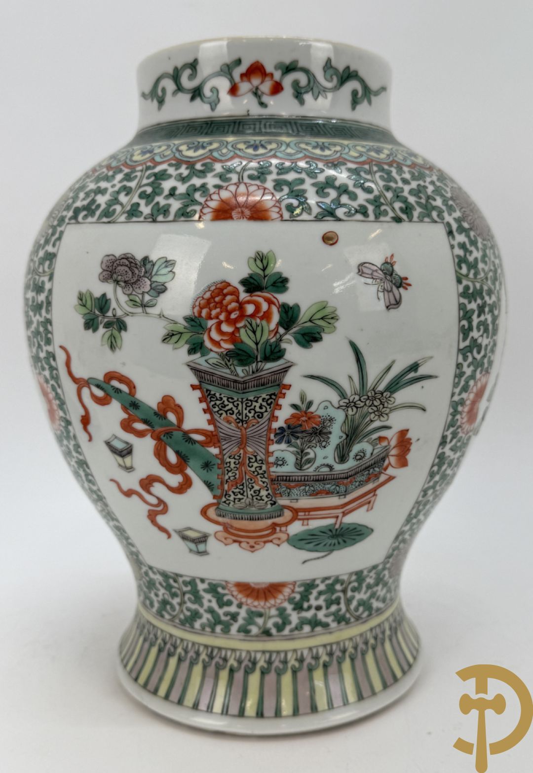 Chinese porseleinen dekselpotiche met bloemendecor