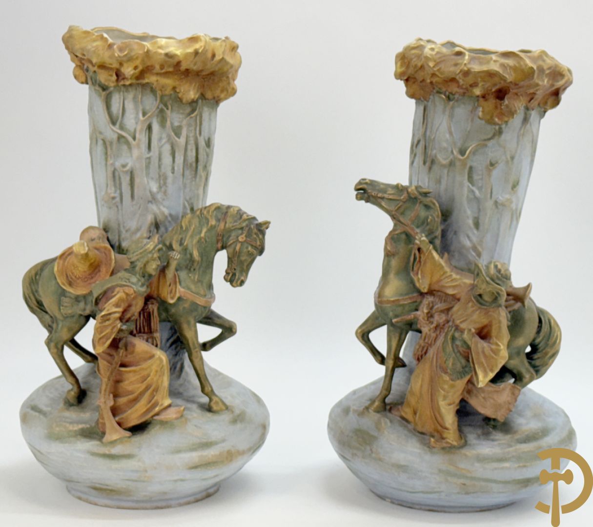 Paar Austria vazen bezet met orientaalse ruiters, nummer 4935