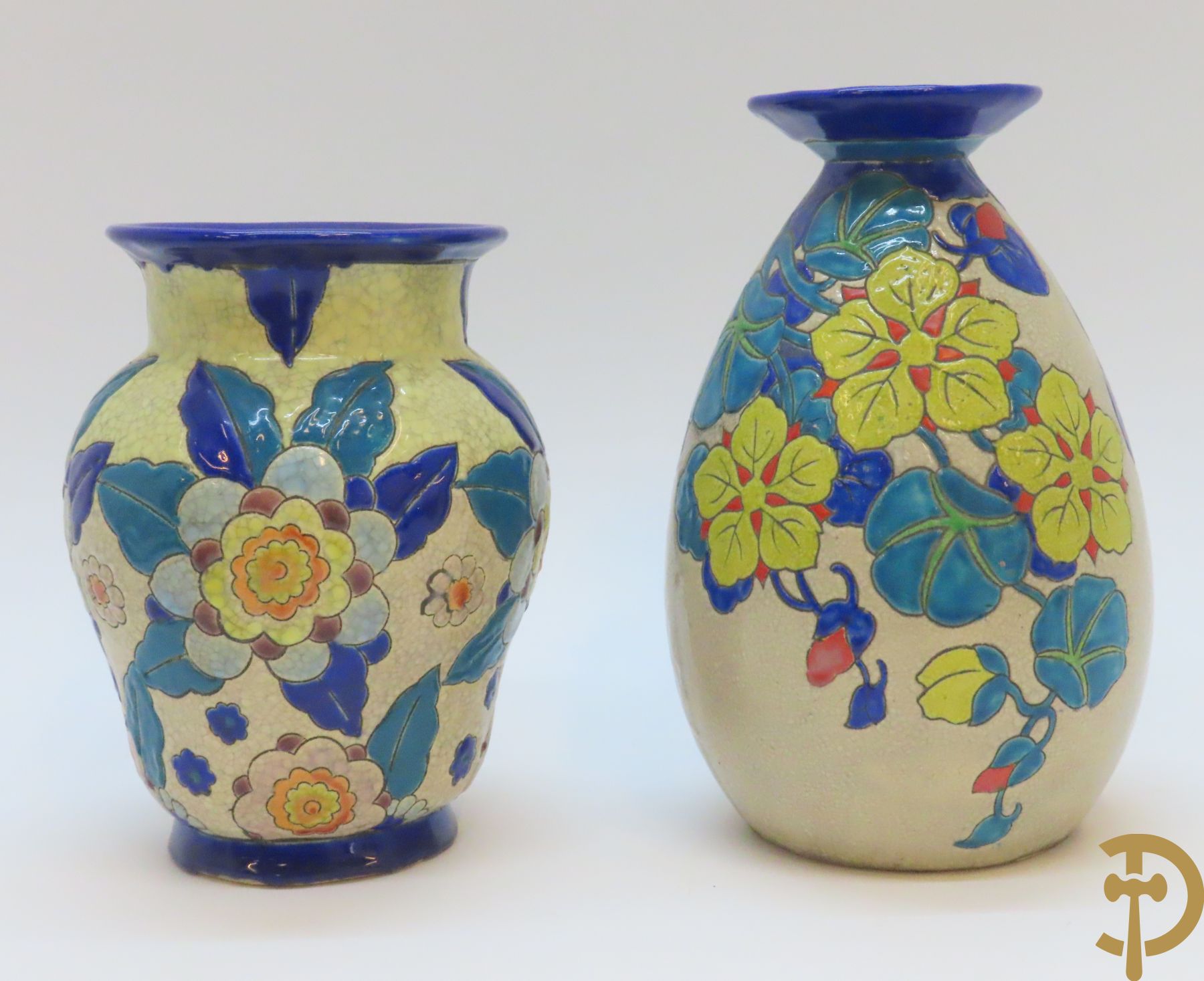 Boch Keramis vaas met bloemen, decor 2765 + Boch Keramis vaas, decor 2542