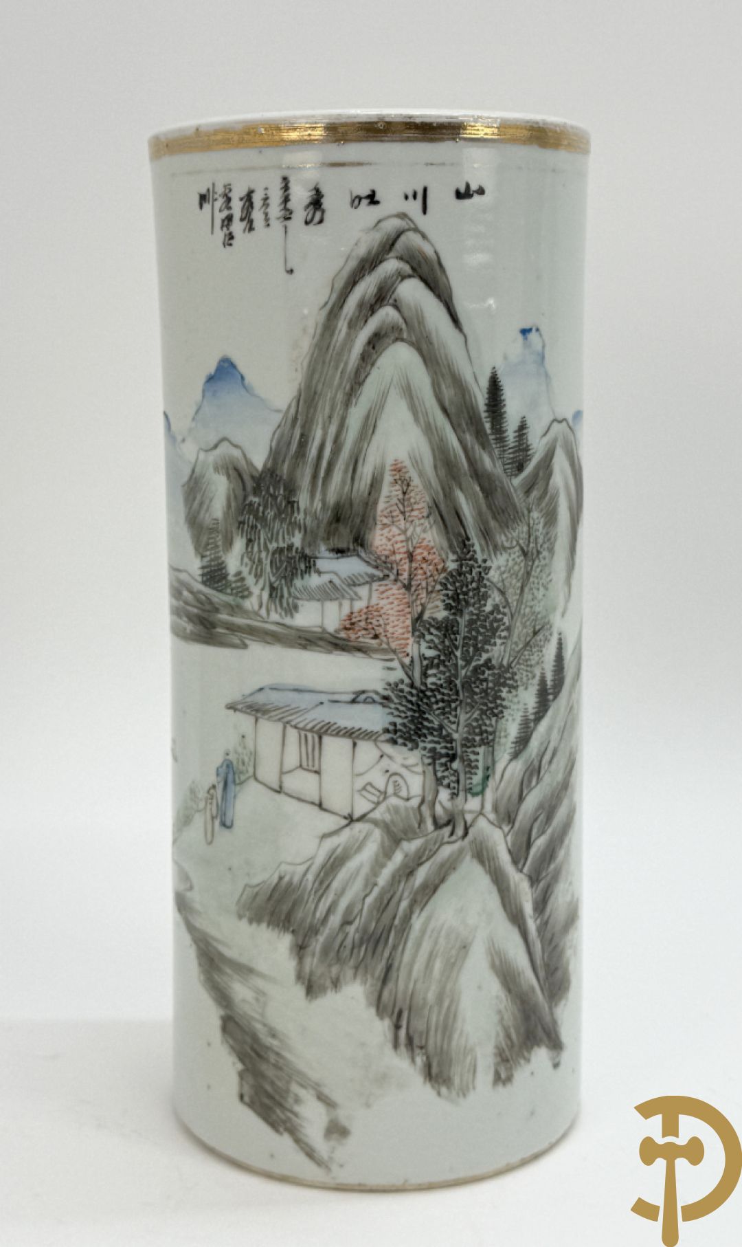 Paar Chinese porseleinen rolvaasjes met landschapsdecor