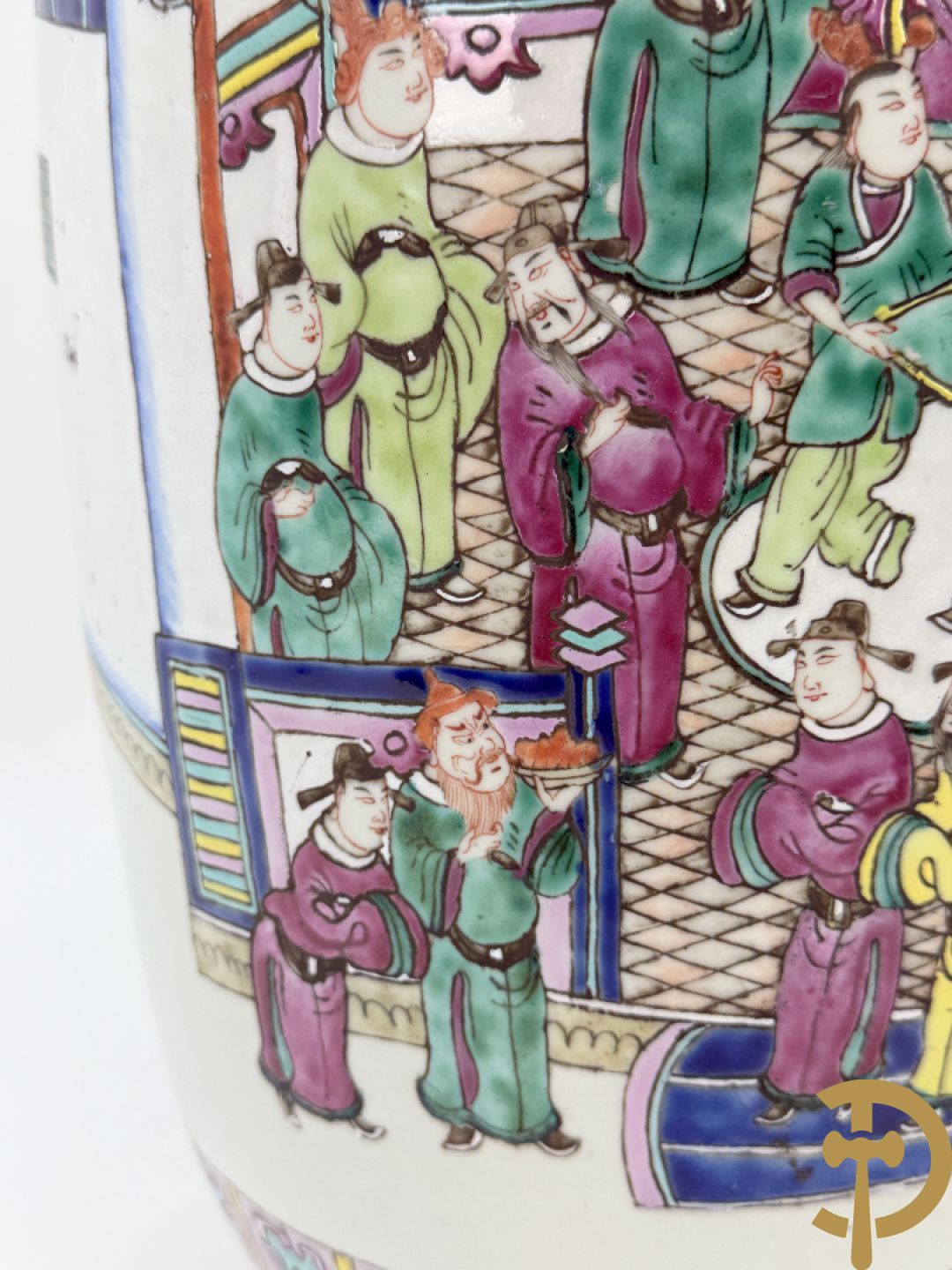 Chinese porseleinen vaas met dubbel decor van geanimeerd interieurzicht en mannen op paarden