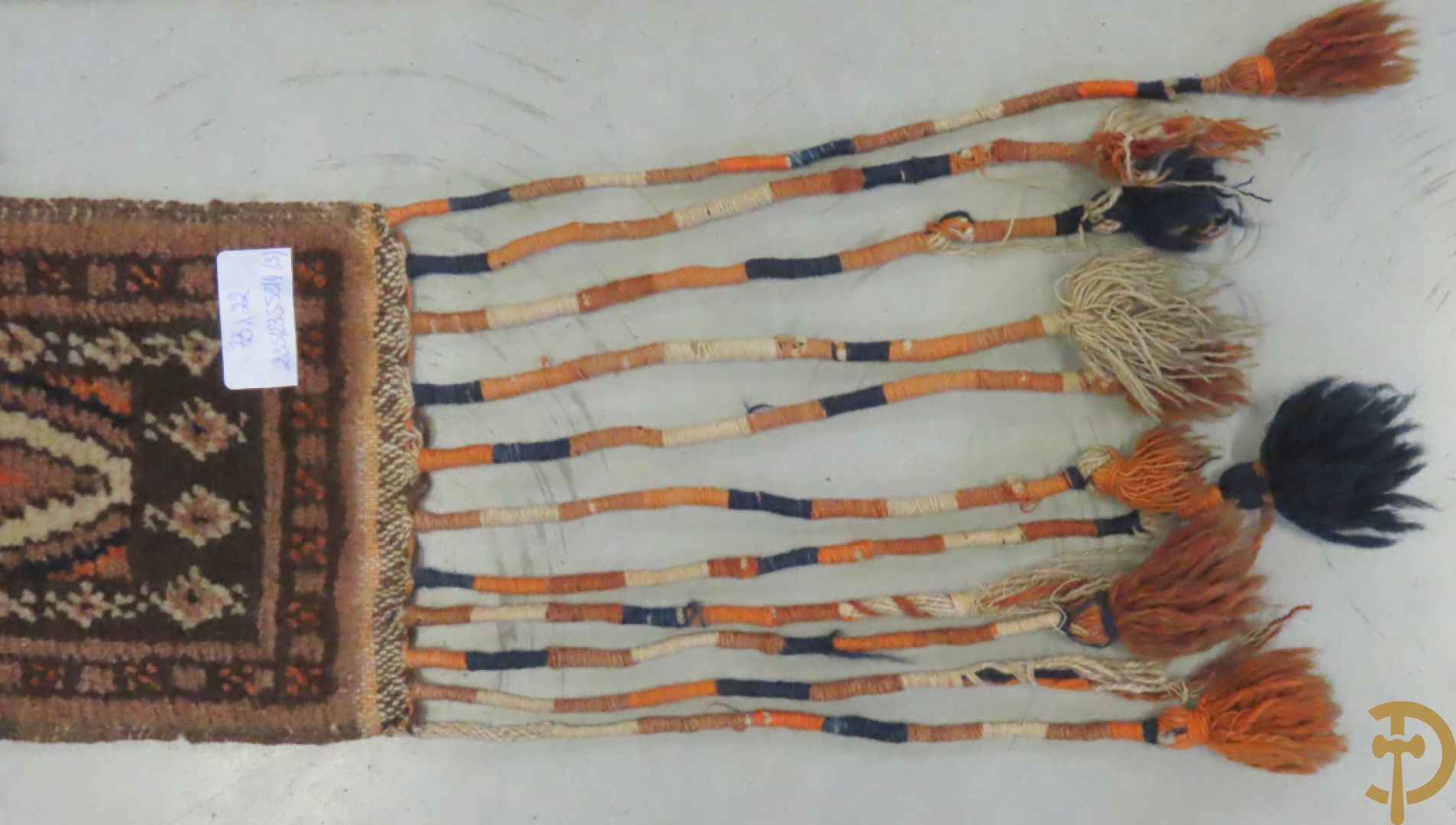 Oosters handgeknoopt tapijt met patronen + Oosterse handgeknoopte loper + kamelenmat