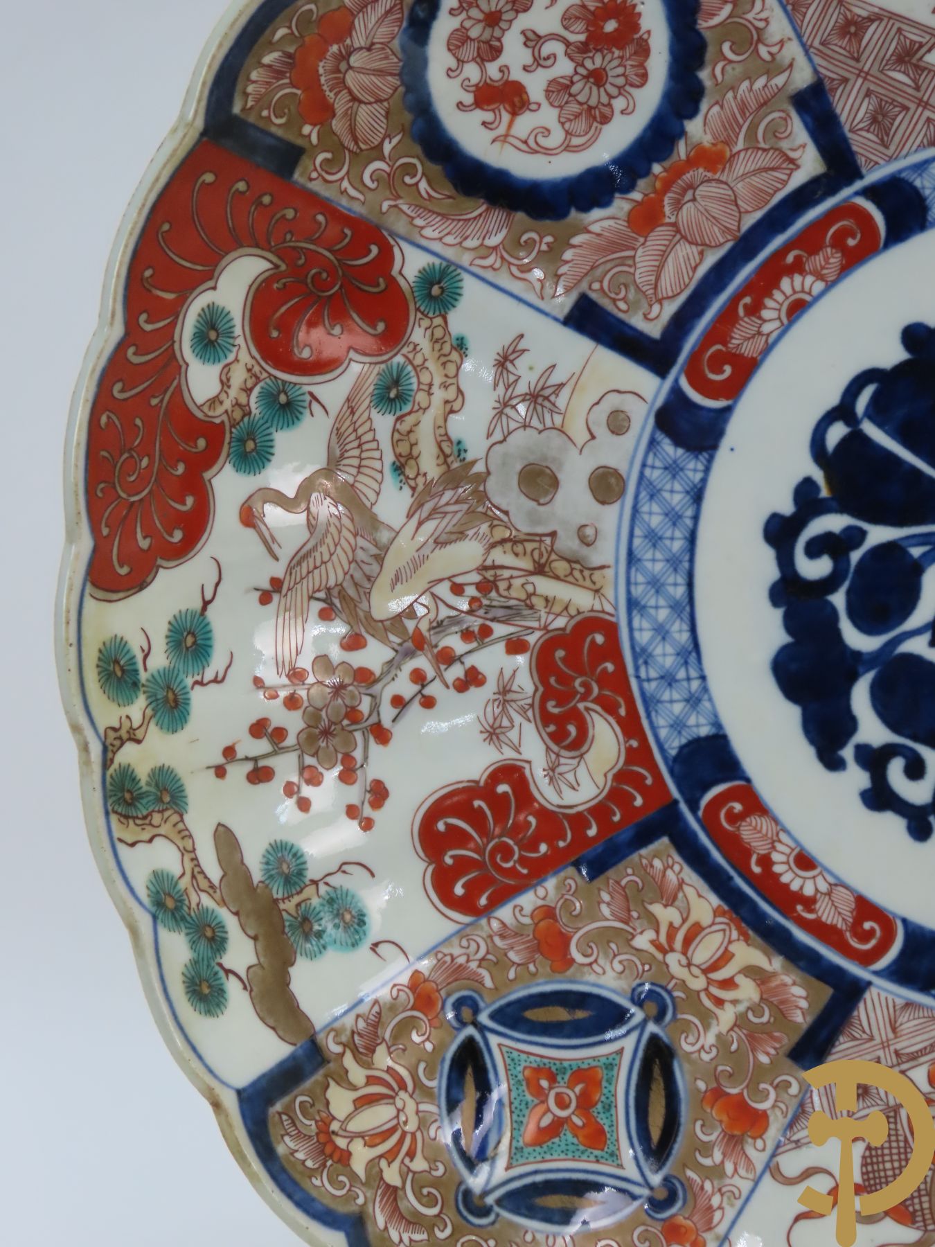 Grote porseleinen gelobde Japanse Imari schotel