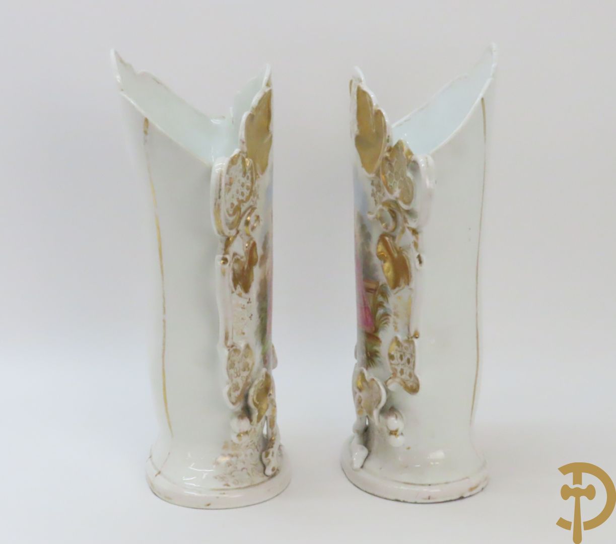 Paar porseleinen Vieux Paris vazen met decor van lieftallige dames