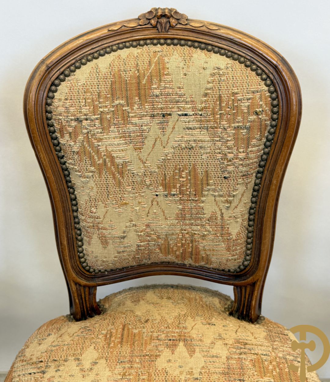 Paar Louis XV armzetels en 4 Louis XV stoelen