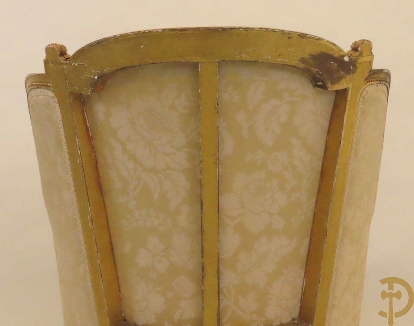 Vergulde Louis XVI armzetel met accanthusranken