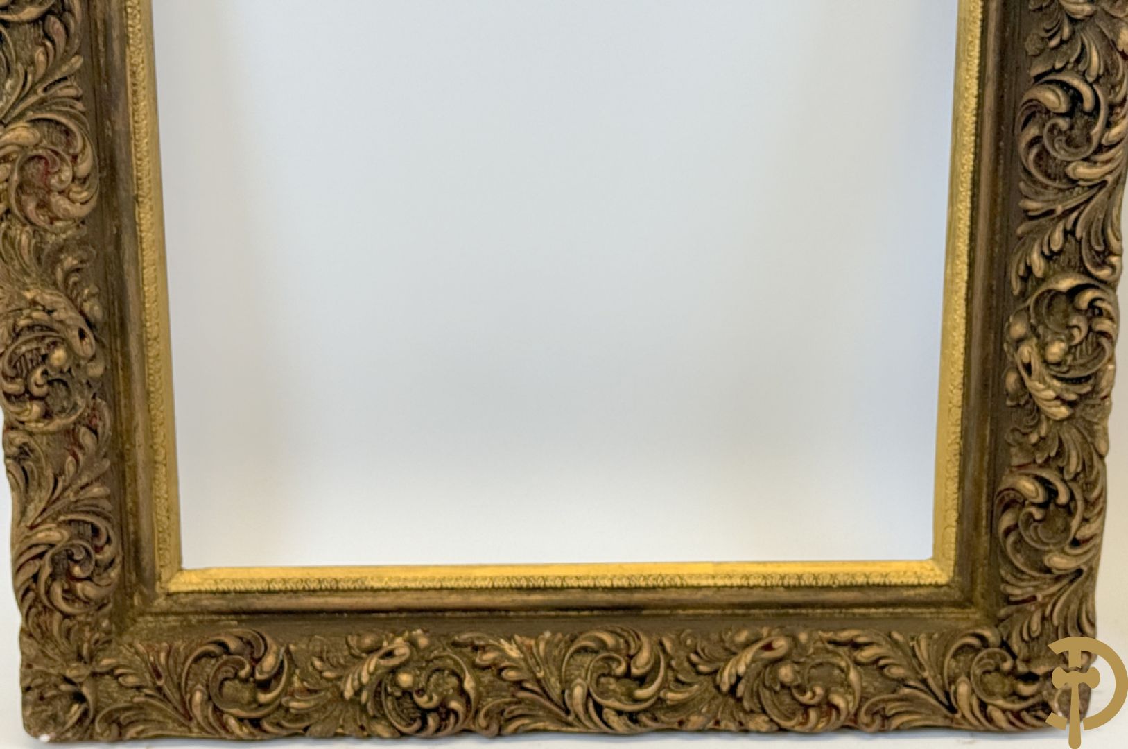 Oude vergulde lijsten Louis XVI stijl, deels met moulures