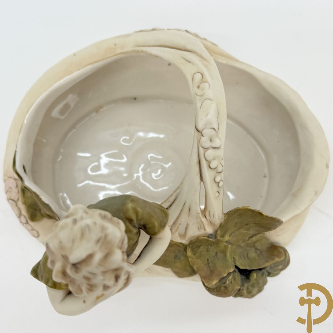 Royal Dux coupe met jongeman en fruitdecor, nummer 1248