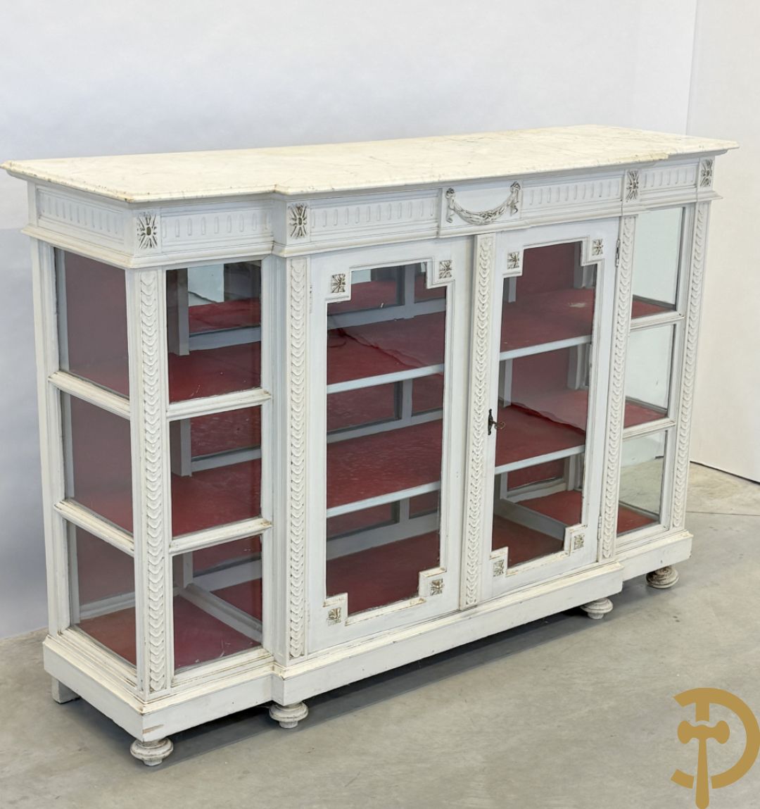 Louis XVI vitrine als toonbank met 2 deuren en 2 zijkanten - met wit marmeren blad