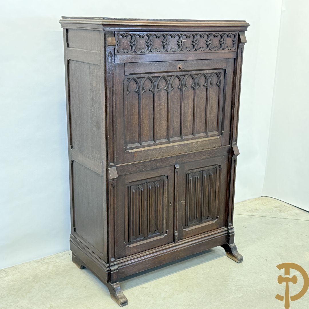 Massief eiken secretaire abattant met lade, klep en 2 deuren, centraal met interieur, Neo Gotisch