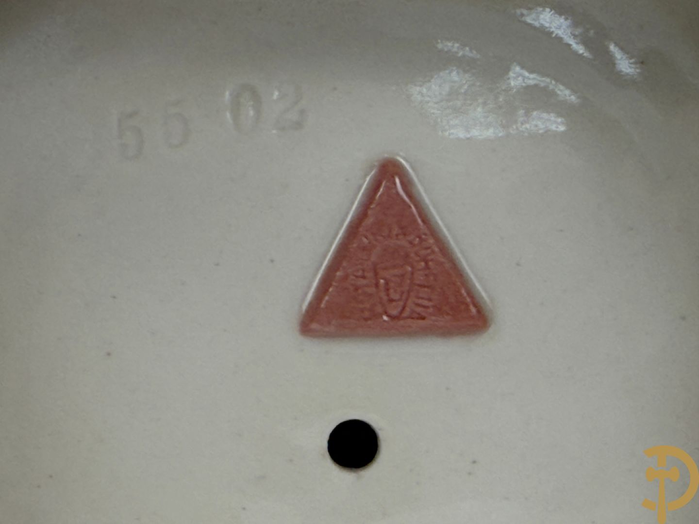 Koets in Royal Dux getrokken door cupido