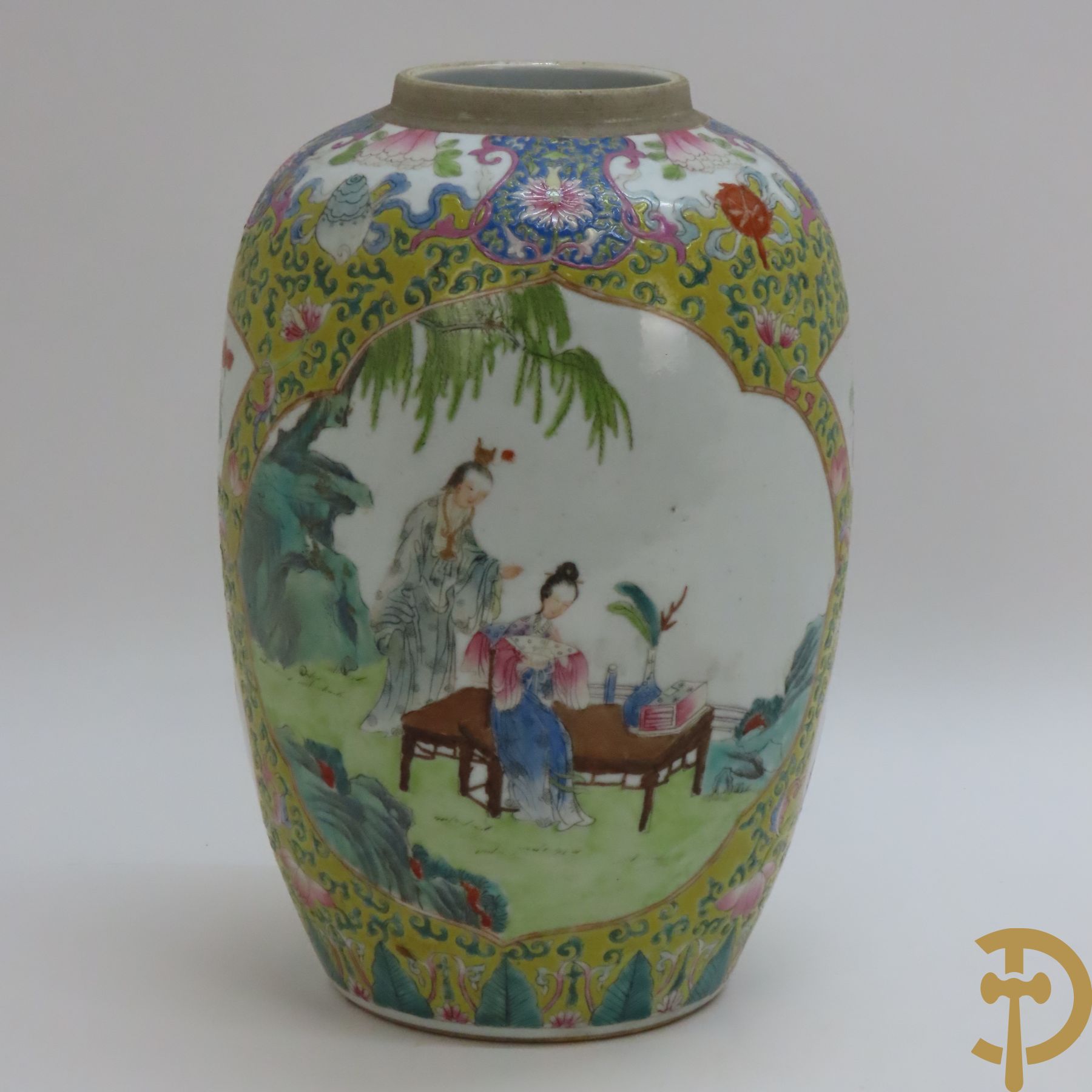 Chinese porseleinen cachepot met geanimeerd decor van dames in de tuin (zonder deksel)