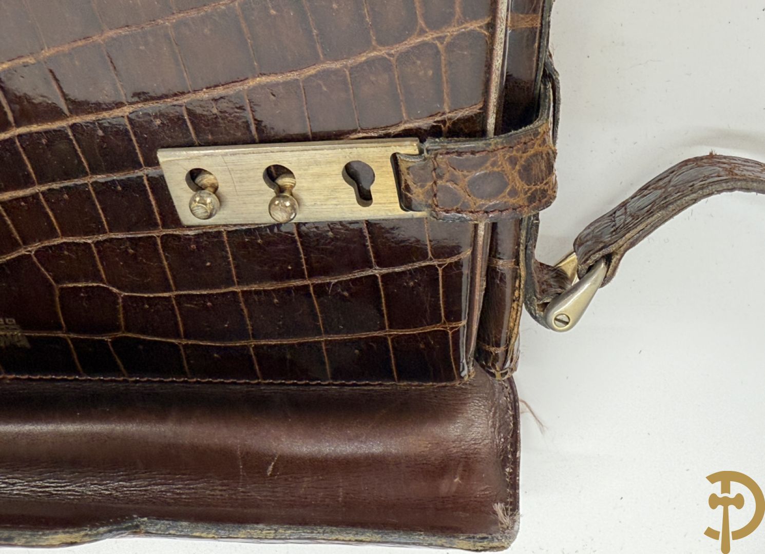 Vintage Delvaux handtas in kroko in bijhorende zak