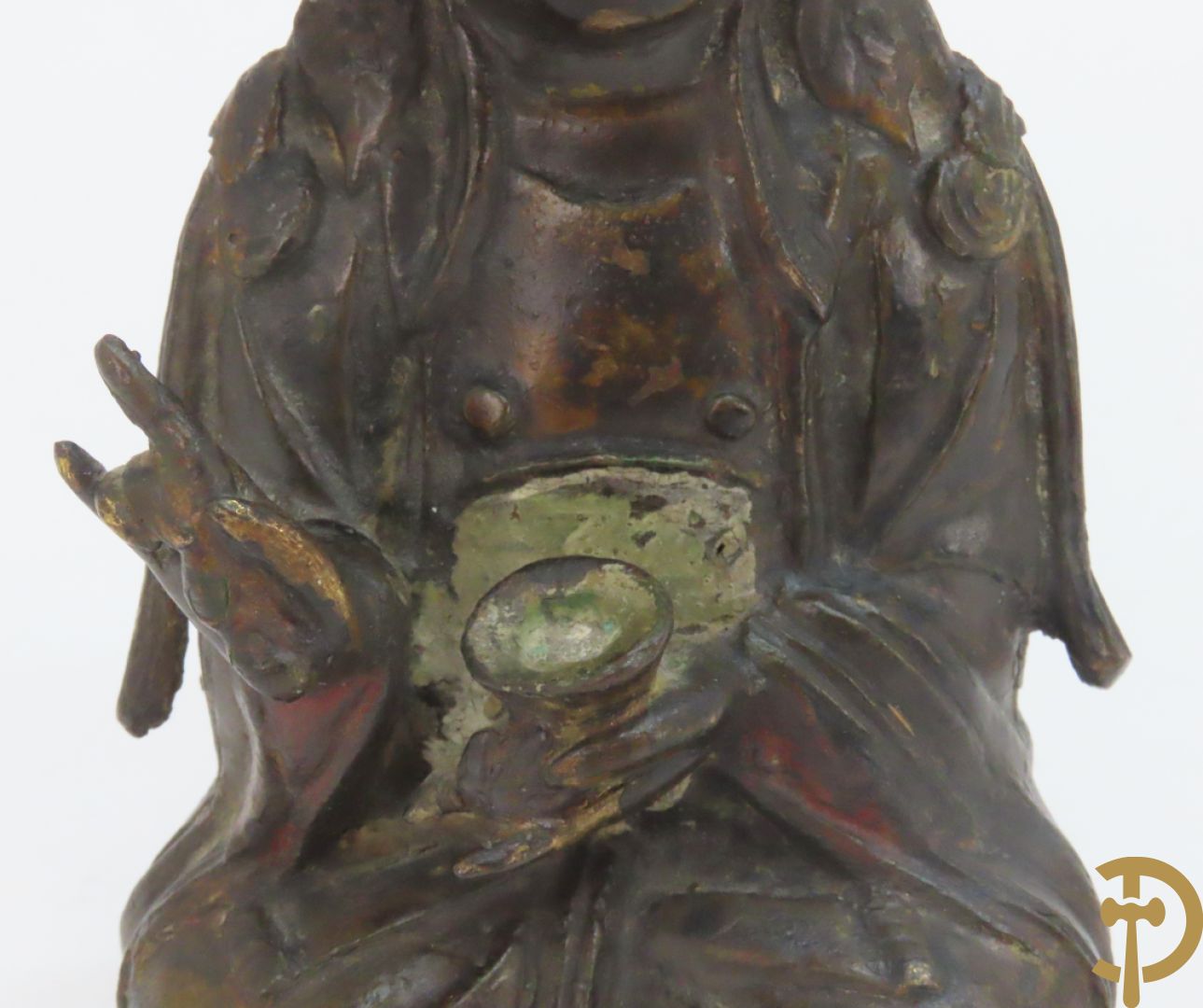 Antieke bronzen zittende boedha + kleine stenen boedha