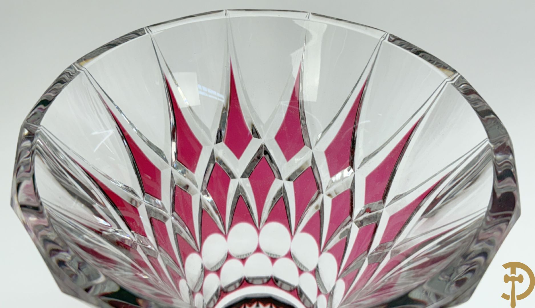 Val Saint Lambert  : Rode handgeslepen kristallen vaas