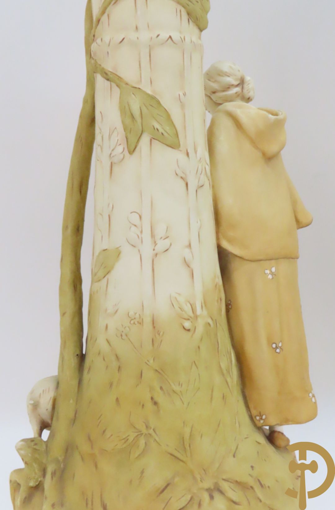 Paar Royal Dux vazen met herderpaar, gemerkt onderaan