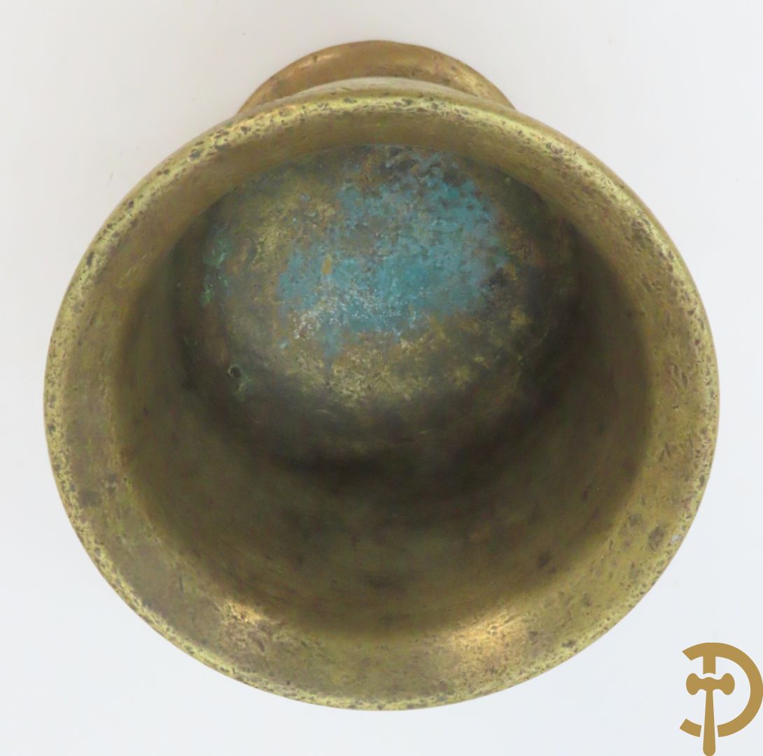 Langerwehe steengoed kruik + twee steengoed veldkruiken +Keulse dekselkan + bronzen mortier met stamper