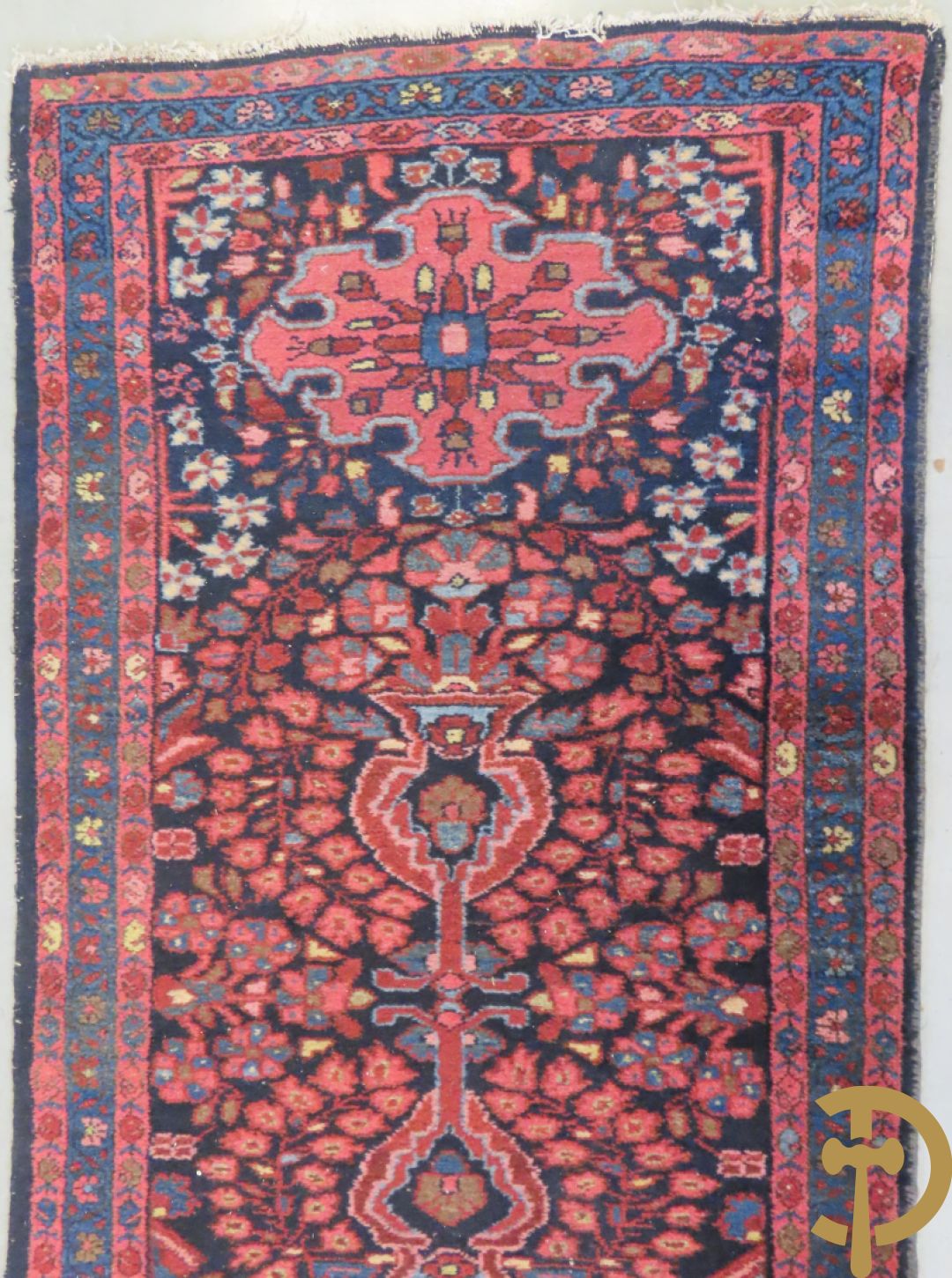 Oosters handgeknoopt tapijt met patronen + Oosterse handgeknoopte loper + kamelenmat