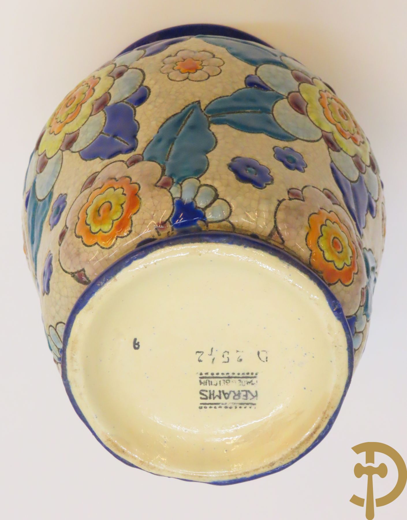 Boch Keramis vaas met bloemen, decor 2765 + Boch Keramis vaas, decor 2542