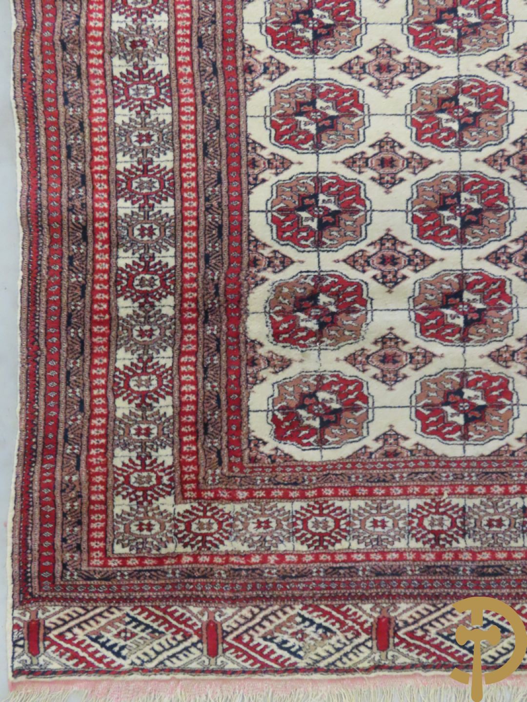 Drie oosterse handgeknoopte tapijten (2 Bouchara en 1 Hamadan)