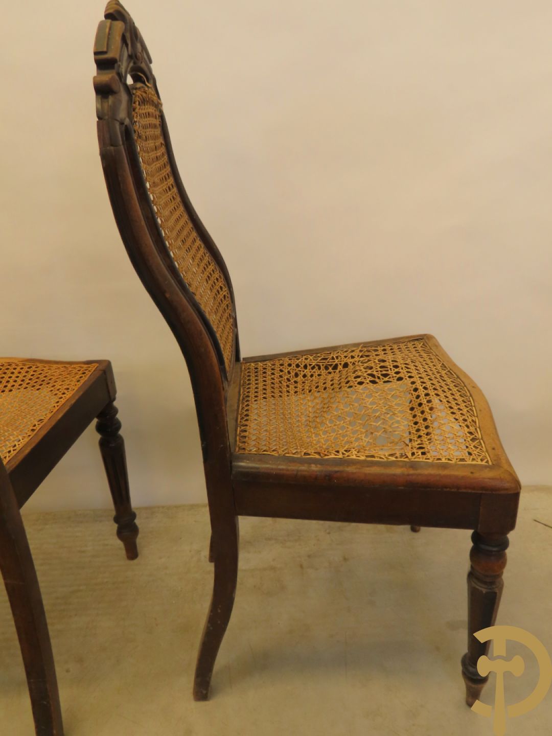 Negen Louis Philippe stoelen met gecanneerde zitting