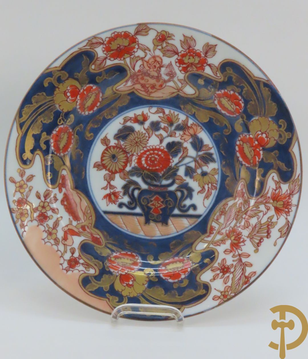 Paar Imari borden + 1 ander Imari bord + 2 Imari coupjes + Imari schoteltje