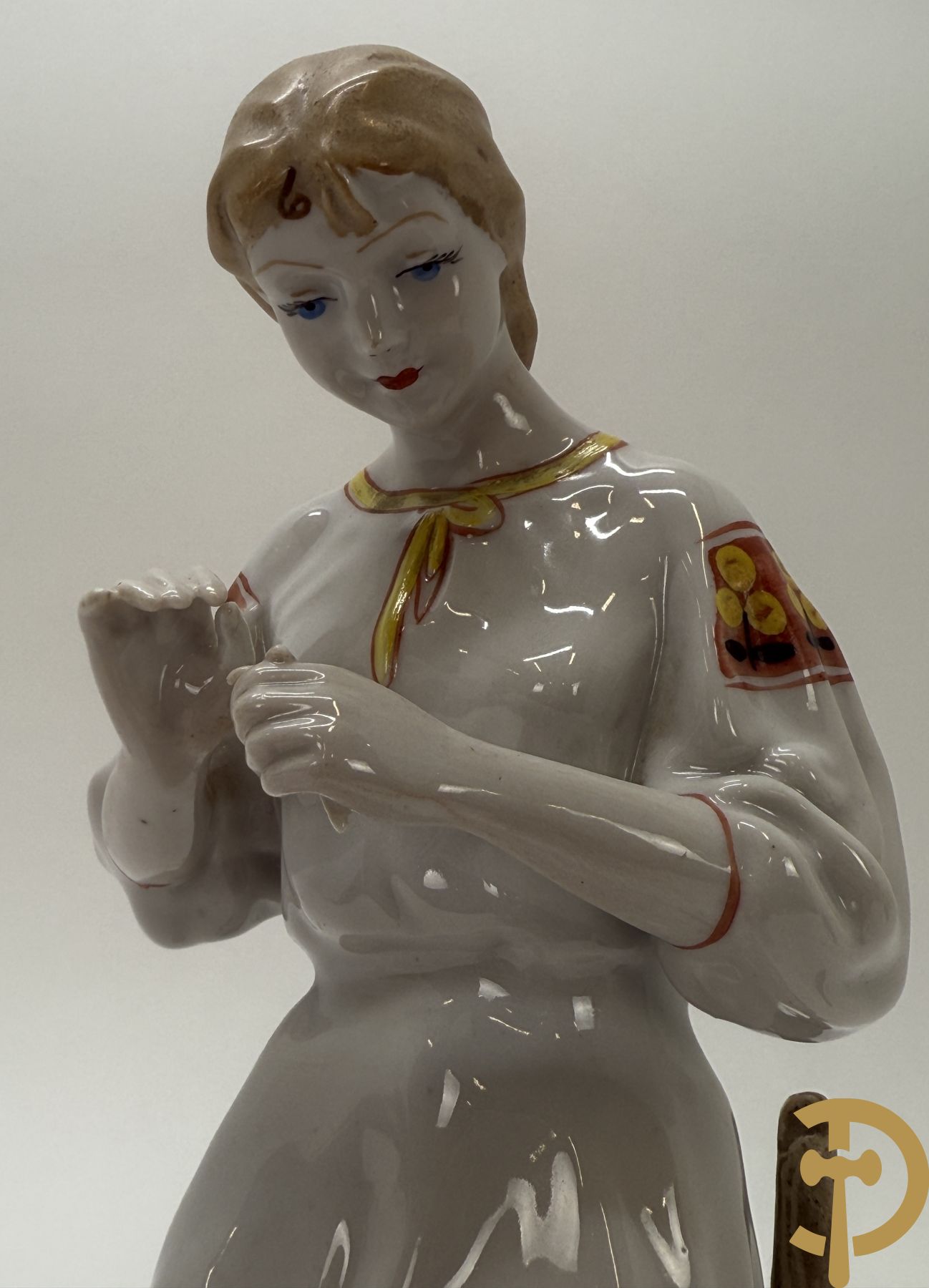 Porseleinen dame met bloem, Art deco periode