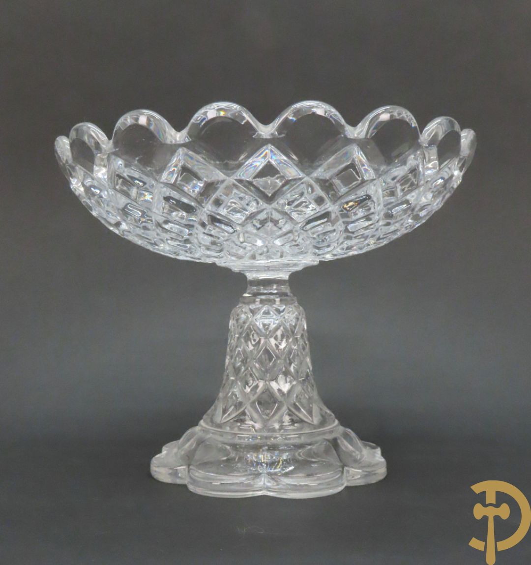 Paar geperste glazen Baccarat fruitcoupes