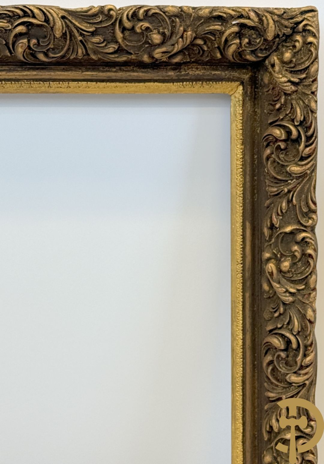 Oude vergulde lijsten Louis XVI stijl, deels met moulures