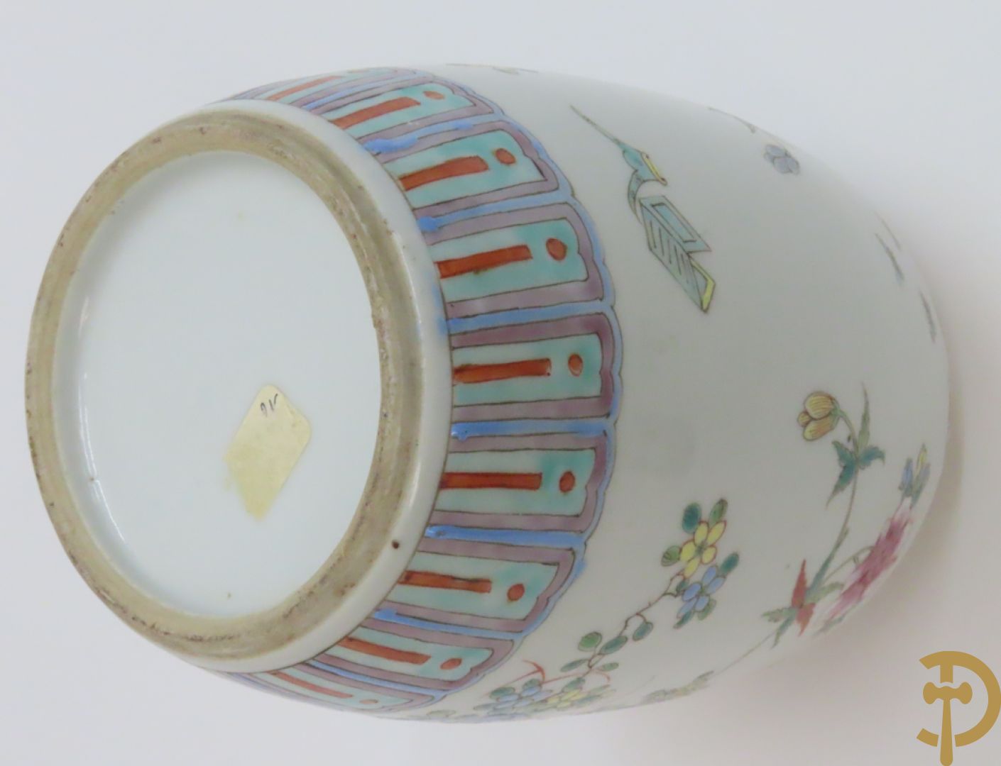 Chinese porseleinen dekselpotiche met bloemendecor