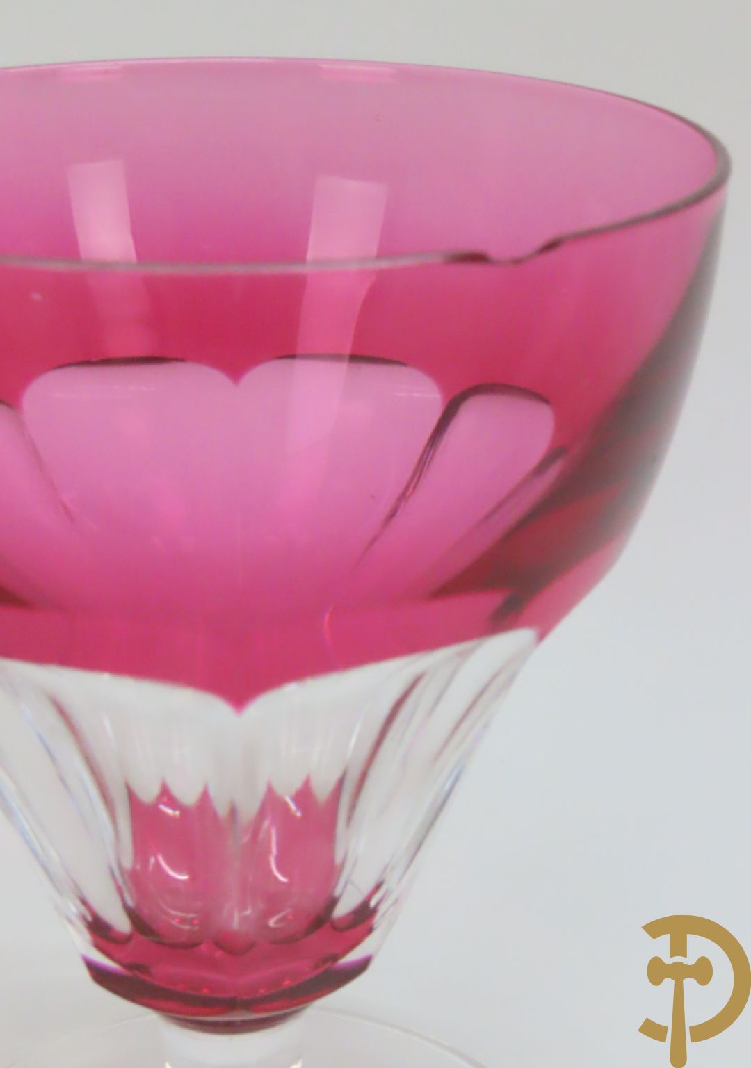 Zes gekleurde Val-Saint-Lambert glazen + 3 vaasjes + asbak