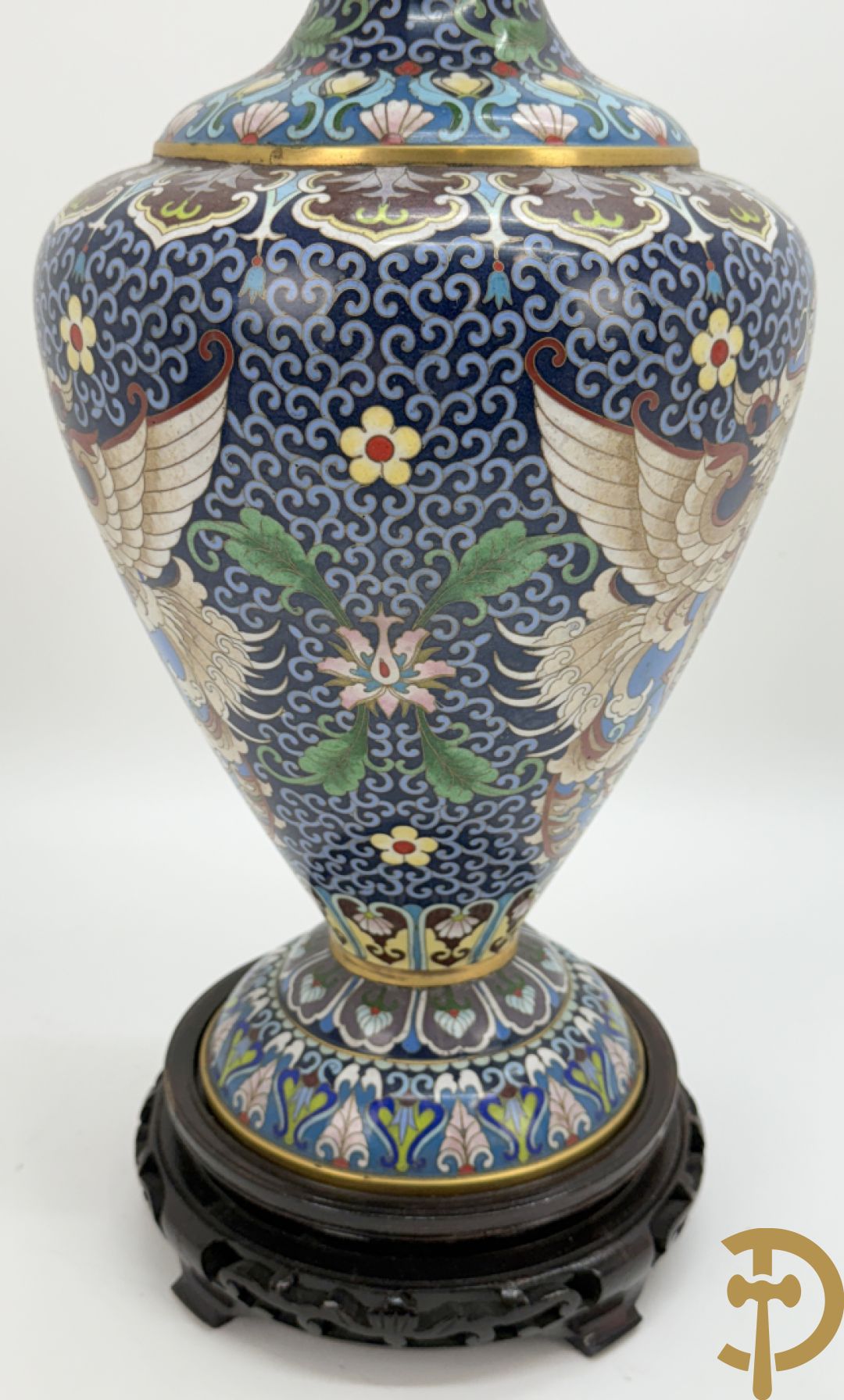 Paar cloisoné vazen met bloemen- en vogeldecor